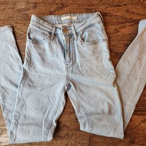 Levi's 721 High Rise Skinny Jeans